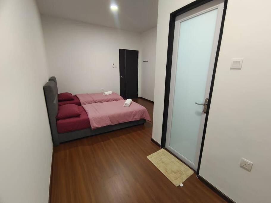 Sakura Homestay 5 Bedrooms - Spring Lopeng 14 Pax Miri Exterior foto